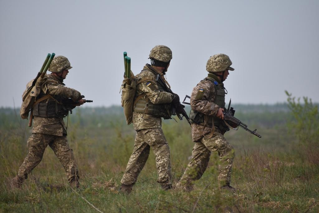 Боевики попытались захватить наблюдательные посты украинских бойцов вдоль Бахмутской трассы