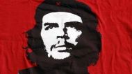 Гевара, ответственный за смерть многих людей, стал иконой поп-культуры (фото: Wiki / René Burri)